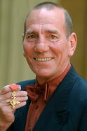 Pete Postlethwaite