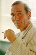 Pete Postlethwaite