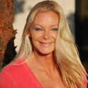 Raye Hollitt