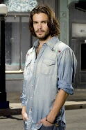 Santiago Cabrera