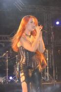 Simone Simons
