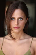 Stephanie Nur