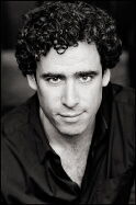 Stephen Mangan