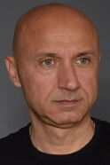 Suat Güzey