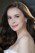 Sunshine Cruz