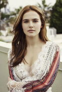 Zoey Deutch