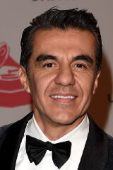 Adrián Uribe