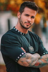 Álex Bueno