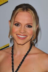 Alexa Havins