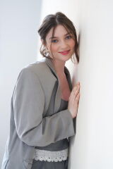Alexa Swinton