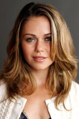 Alexis Dziena