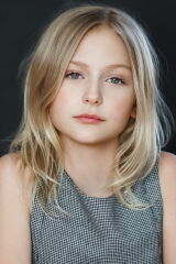 Alyvia Alyn Lind