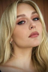 Alyvia Alyn Lind