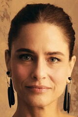 Amanda Peet