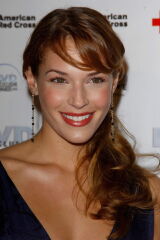 Amanda Righetti