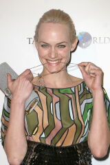 Amber Valletta