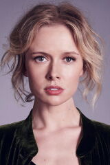 Amelia Eve