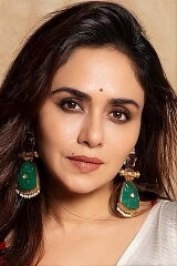 Amruta Khanvilkar