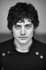 Aneurin Barnard