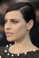 Antje Traue