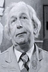 Arthur English