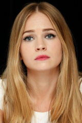 Britt Robertson