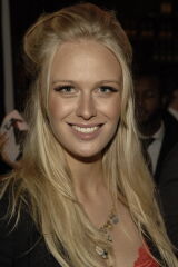 CariDee English