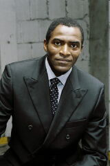 Carl Lumbly