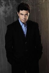 Carlos Bernard