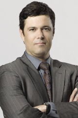 Carlos Bernard