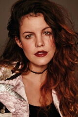 Carlotta Cosials