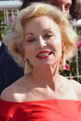 Caroline Silhol