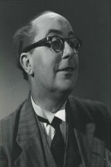 Charles Tharnæs