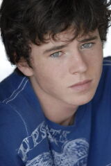 Charlie McDermott