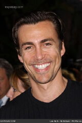 Daniel Bernhardt