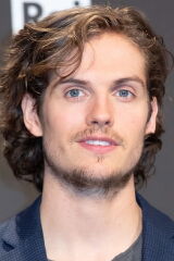 Daniel Sharman