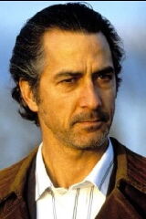 David Strathairn