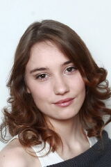 Déborah François