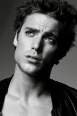Dustin Milligan