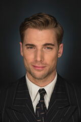Dustin Milligan
