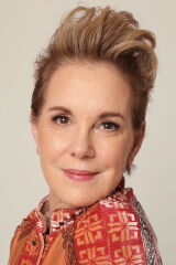 Elizabeth Perkins
