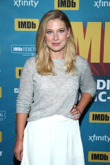 Ellen Woglom