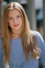 Emily VanCamp