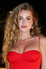 Ezgi Eyüboğlu