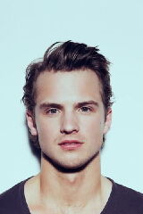 Freddie Stroma