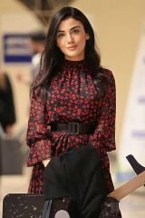 Özge Yağız