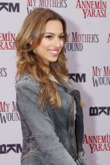 Gizem Emre