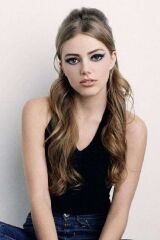 Grace Van Dien