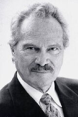H.M. Wynant