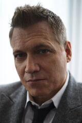 Holt McCallany